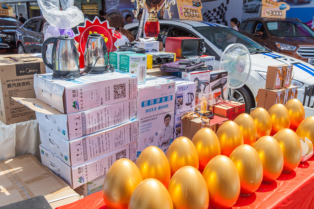 【車展第一天】遇到那個TA，放棄蘋果8......