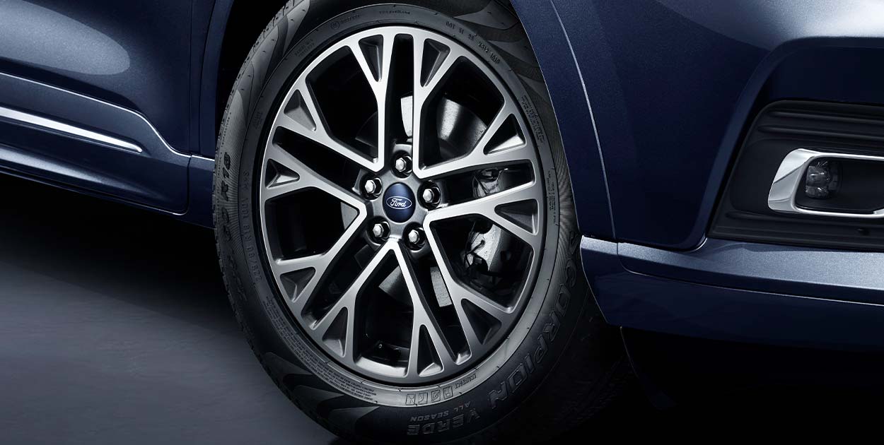 邵陽長安福特銳際ESCAPE - 四驅(qū)先鋒SUV，勁勢登場