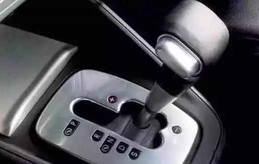 自動檔車這樣開提前報廢，多少老司機中招