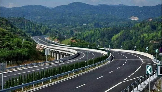 定速巡航可以解放右腳，但你真的會用嗎？