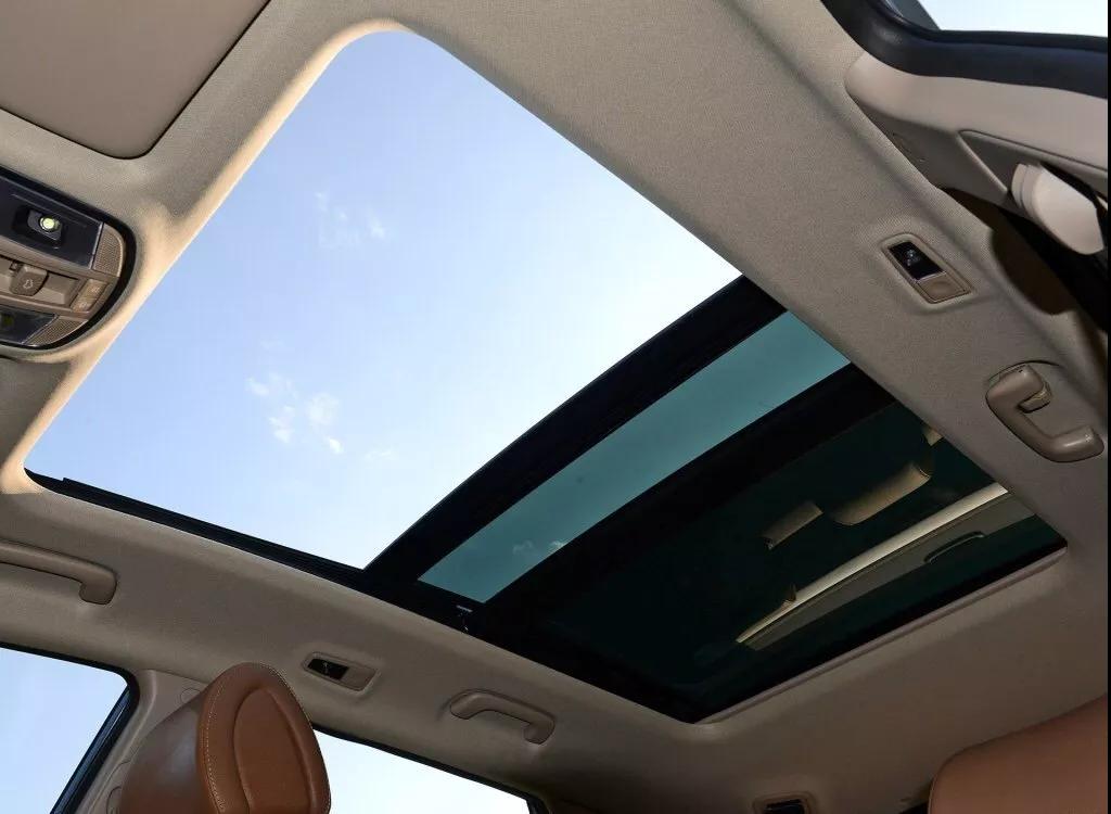 汽車內(nèi)頂棚臟了，如何清理？