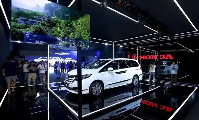 媒體視角 | 詮釋黃金平衡的艾力紳，引領(lǐng)日系MPV“全盛時(shí)代”